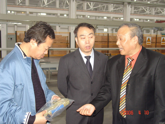 中國(guó)紡織報(bào)社長(zhǎng)遲宗君、副主編張澤華視察我司